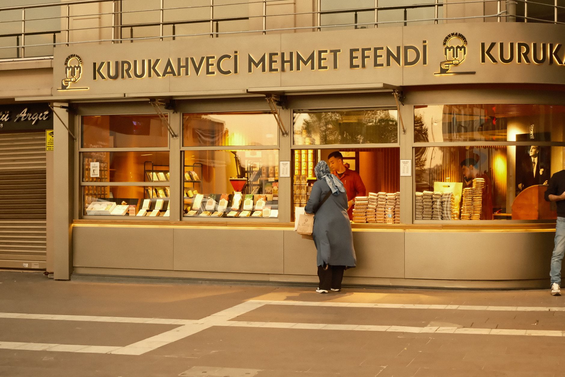 YLD oto lastik & oto tamir araç bakım yol yardım Yerel İşletme fotoğrafı 6
